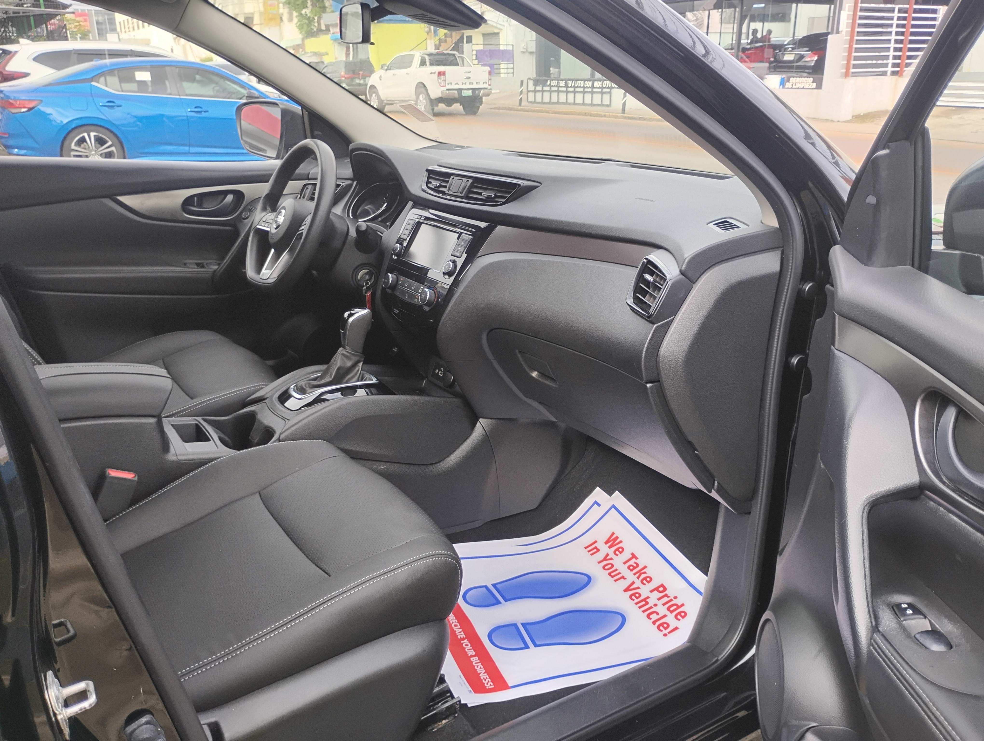 Nissan Rogue Básico