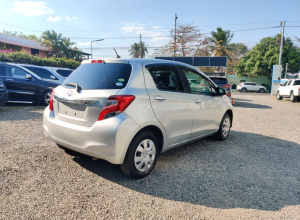 Toyota Vitz Básico