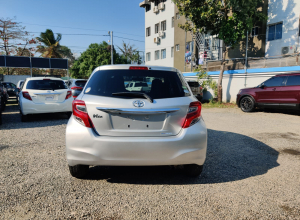 Toyota Vitz Básico