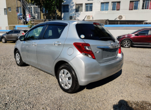 Toyota Vitz Básico