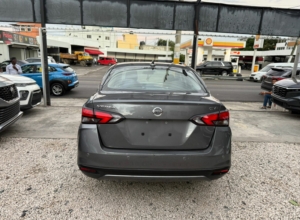 Nissan Versa SV
