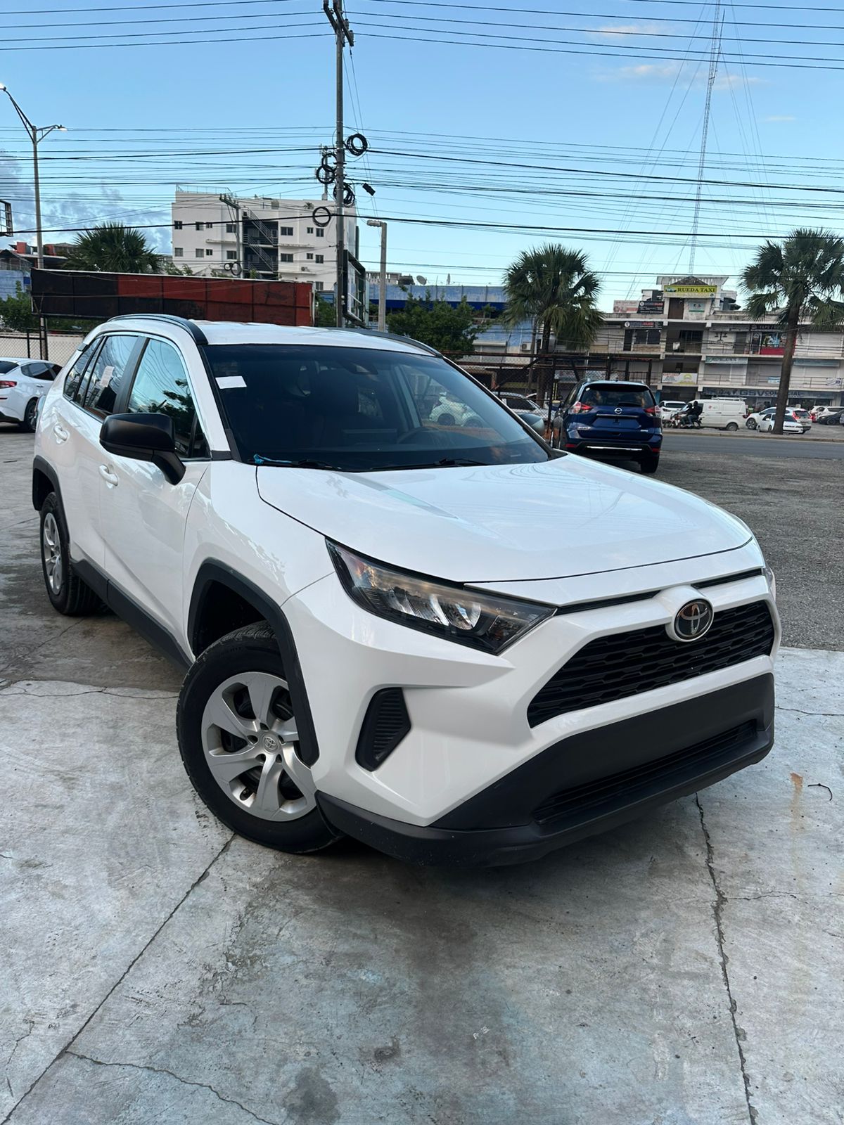 Toyota RAV4 LE
