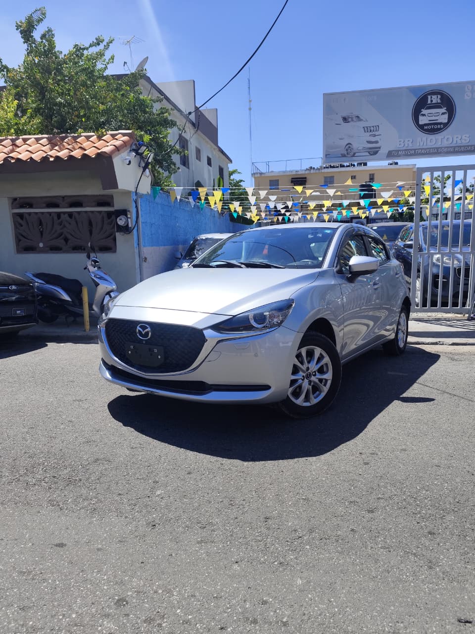 Mazda 2 Básico