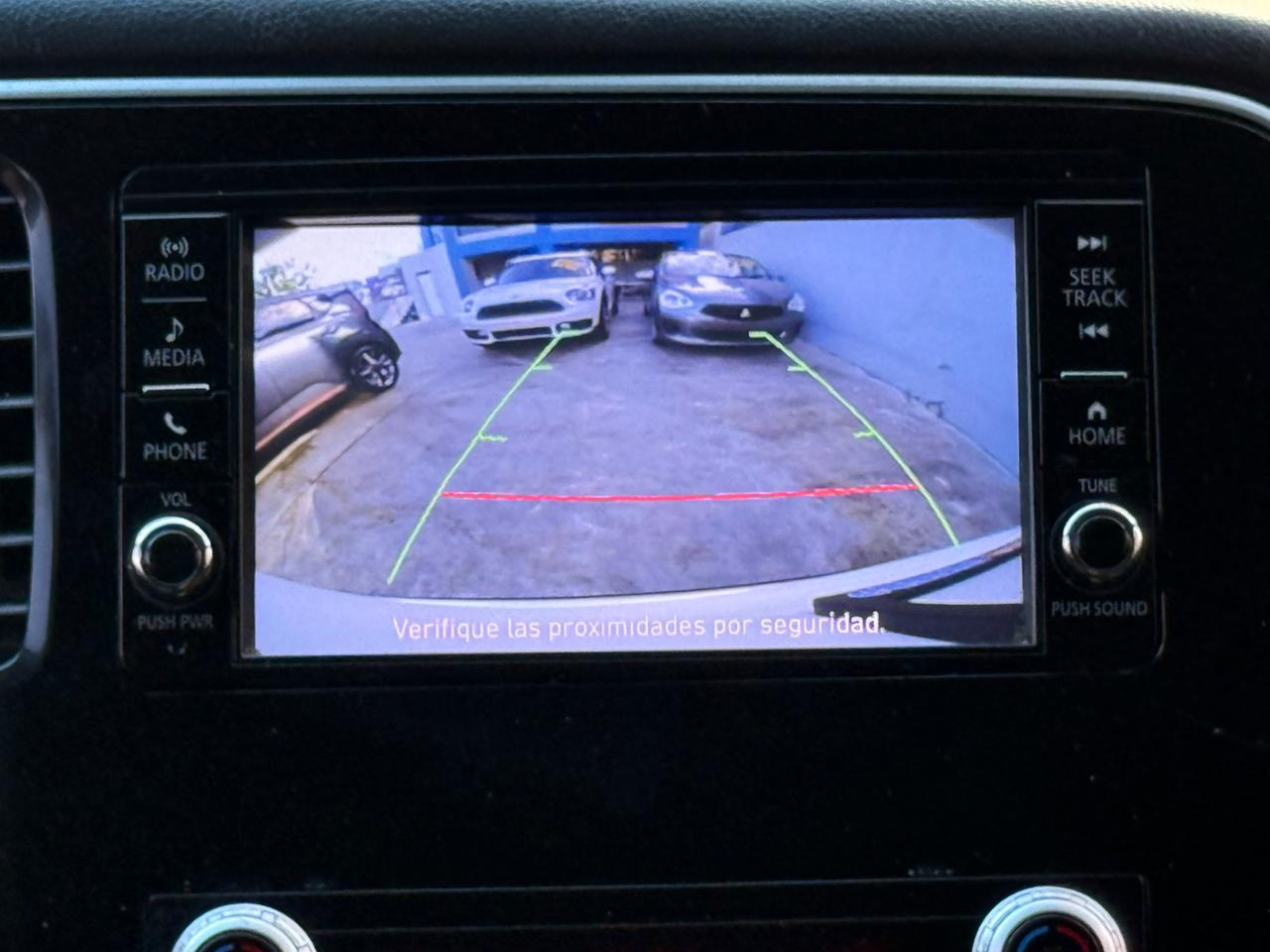 Mitsubishi Outlander SE