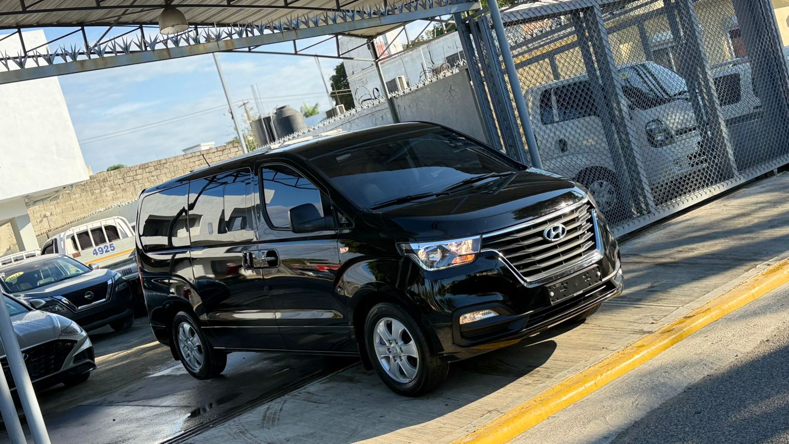 Hyundai Grand Starex Básico