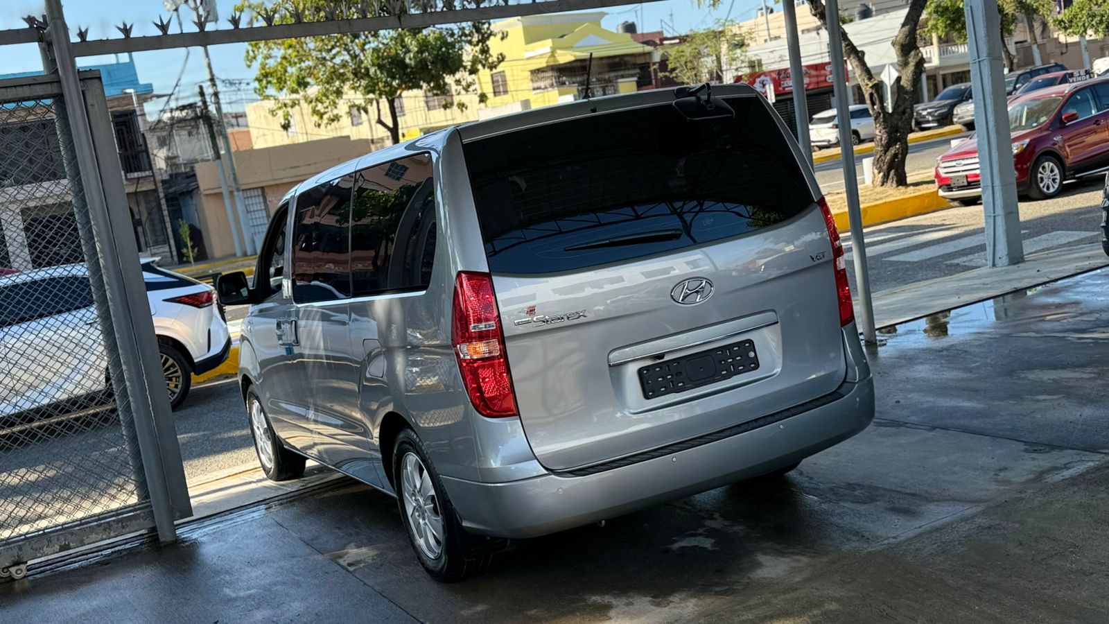 Hyundai Grand Starex Básico