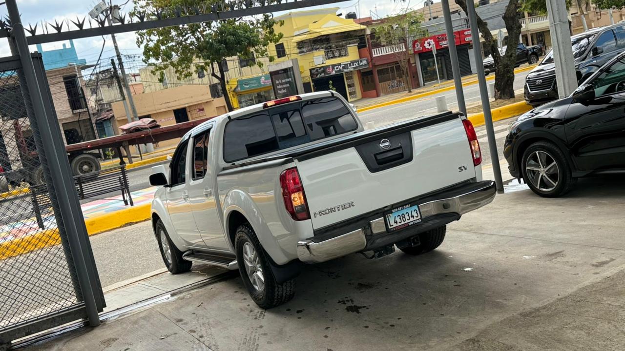 Nissan Frontier SV