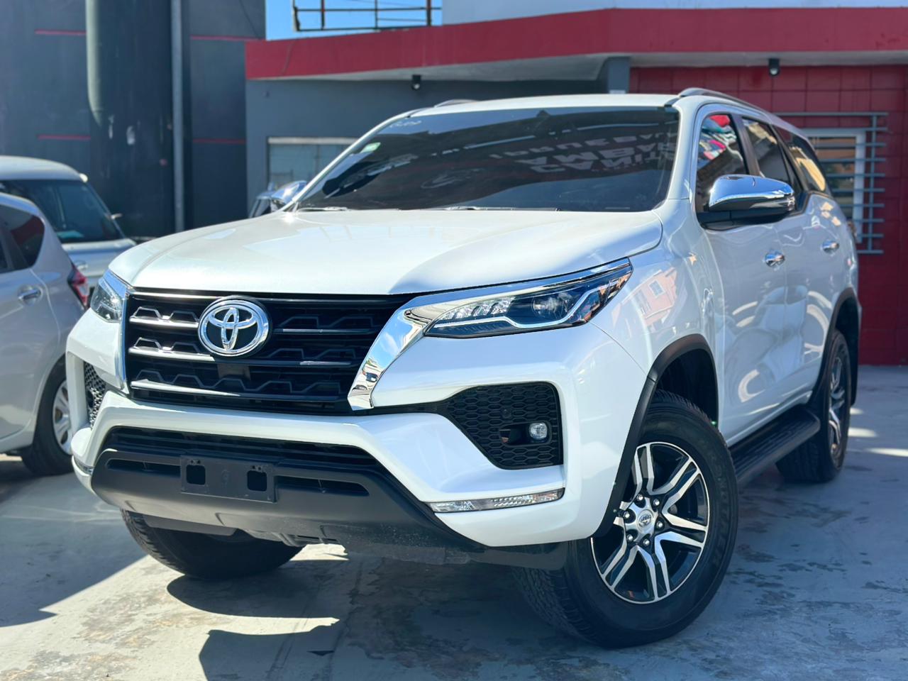 Toyota Fortuner SRV
