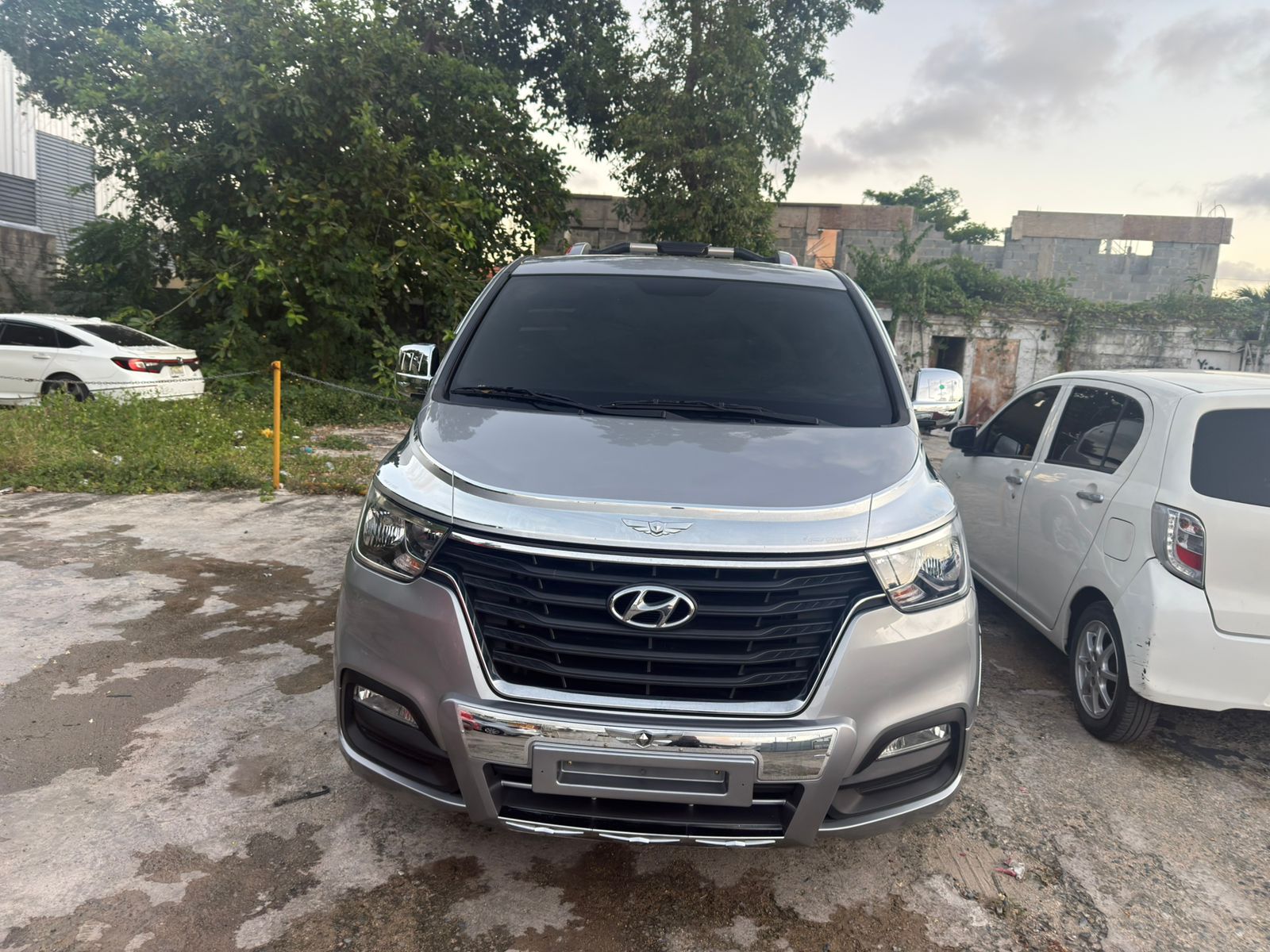 Hyundai Grand Starex Básico