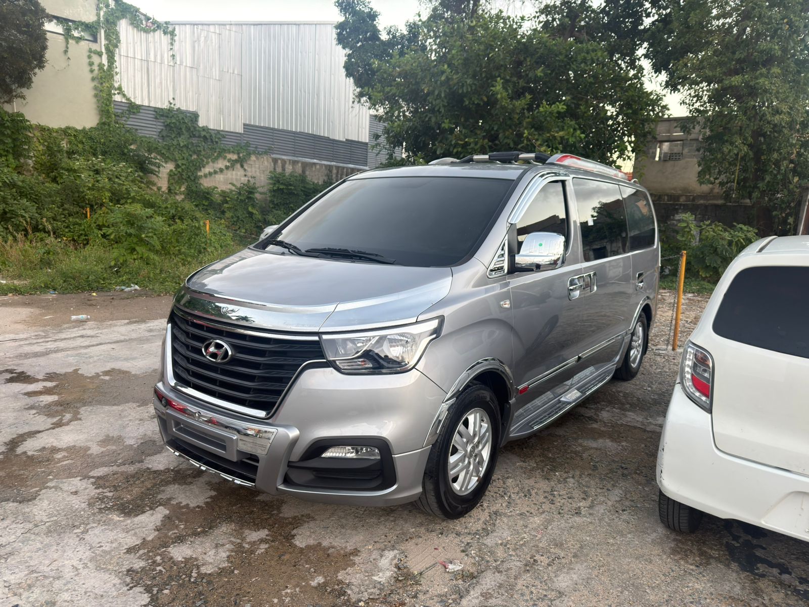 Hyundai Grand Starex Básico