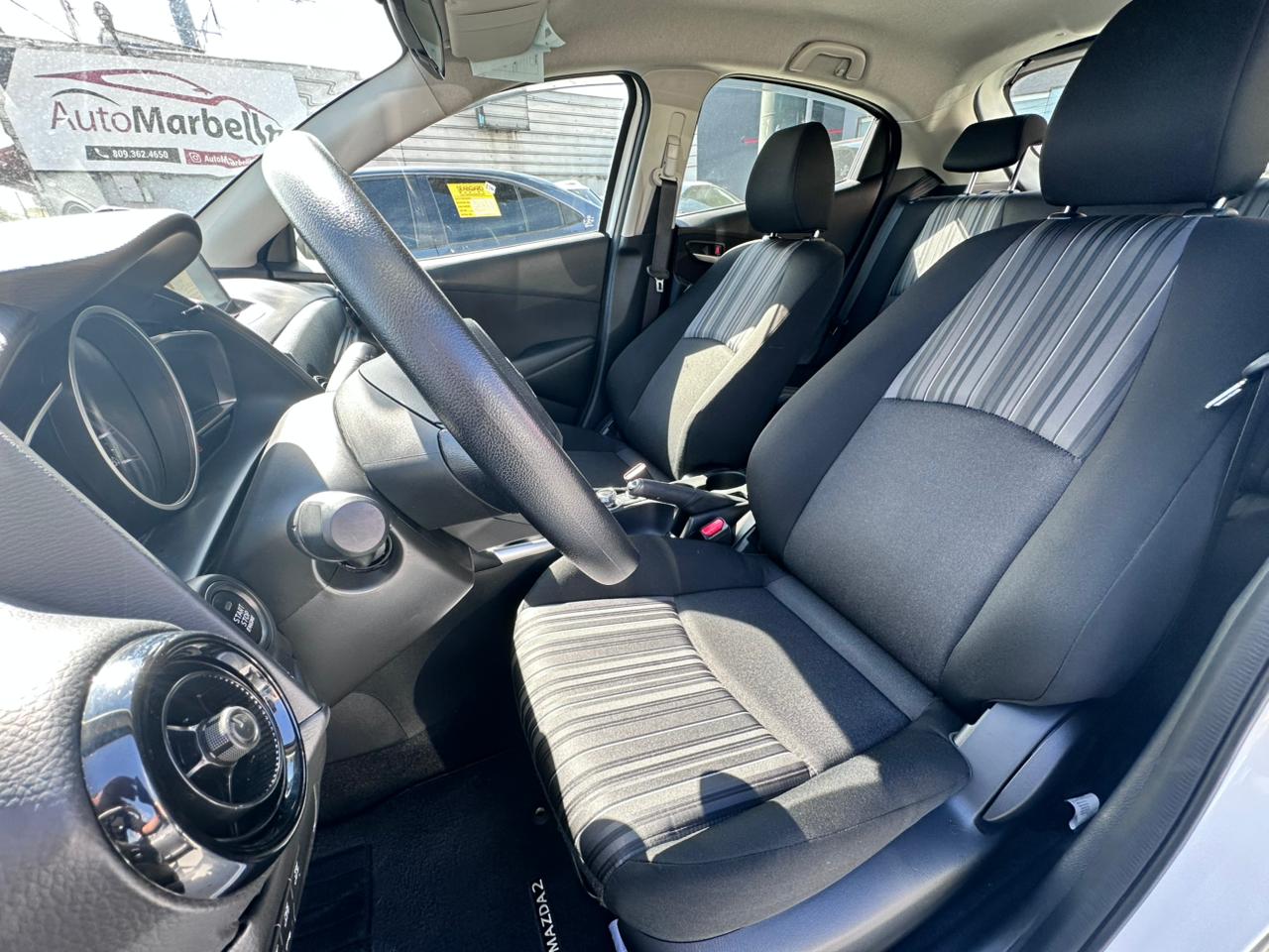 Mazda 2 Básico