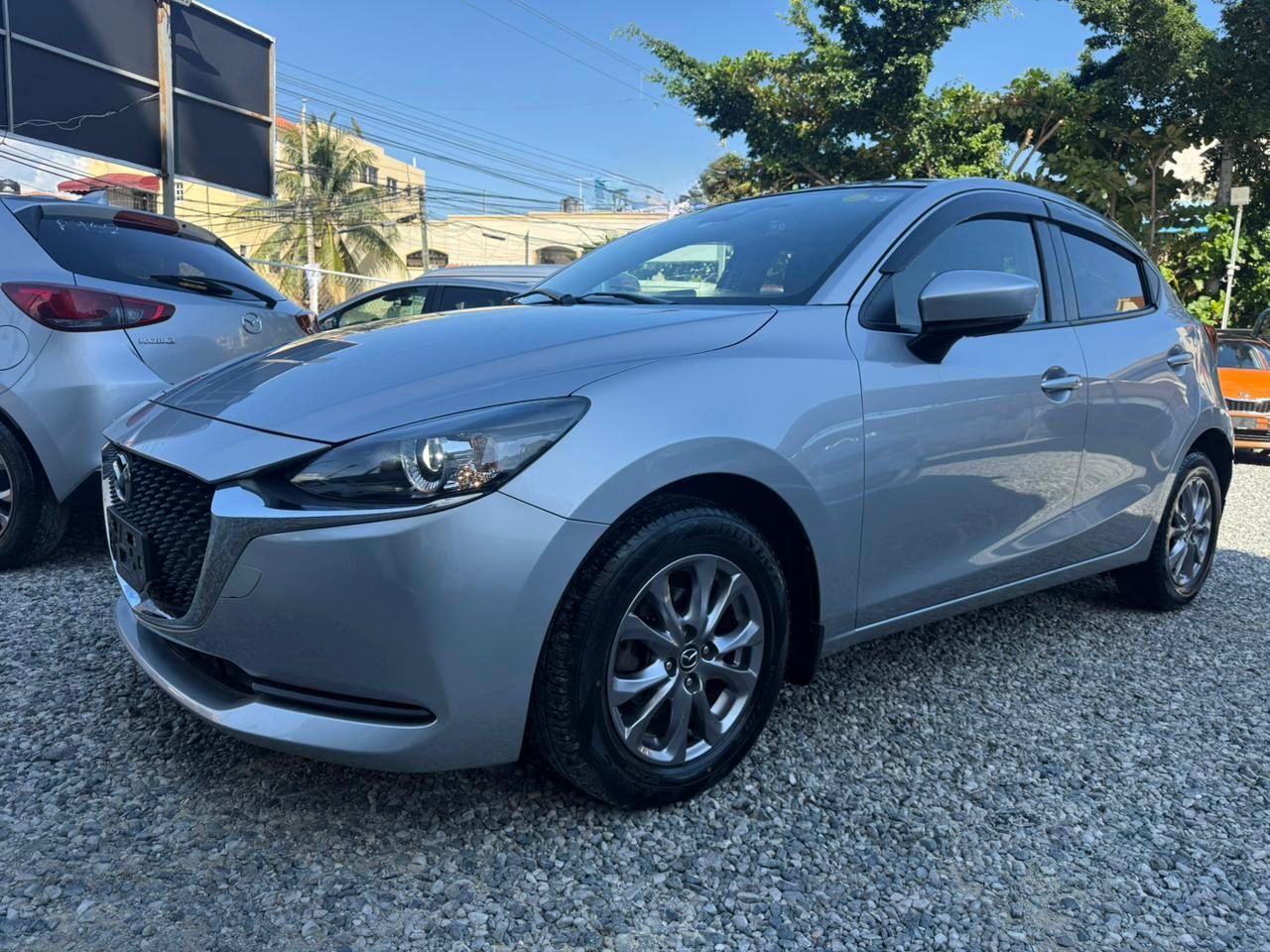 Mazda 2 Básico