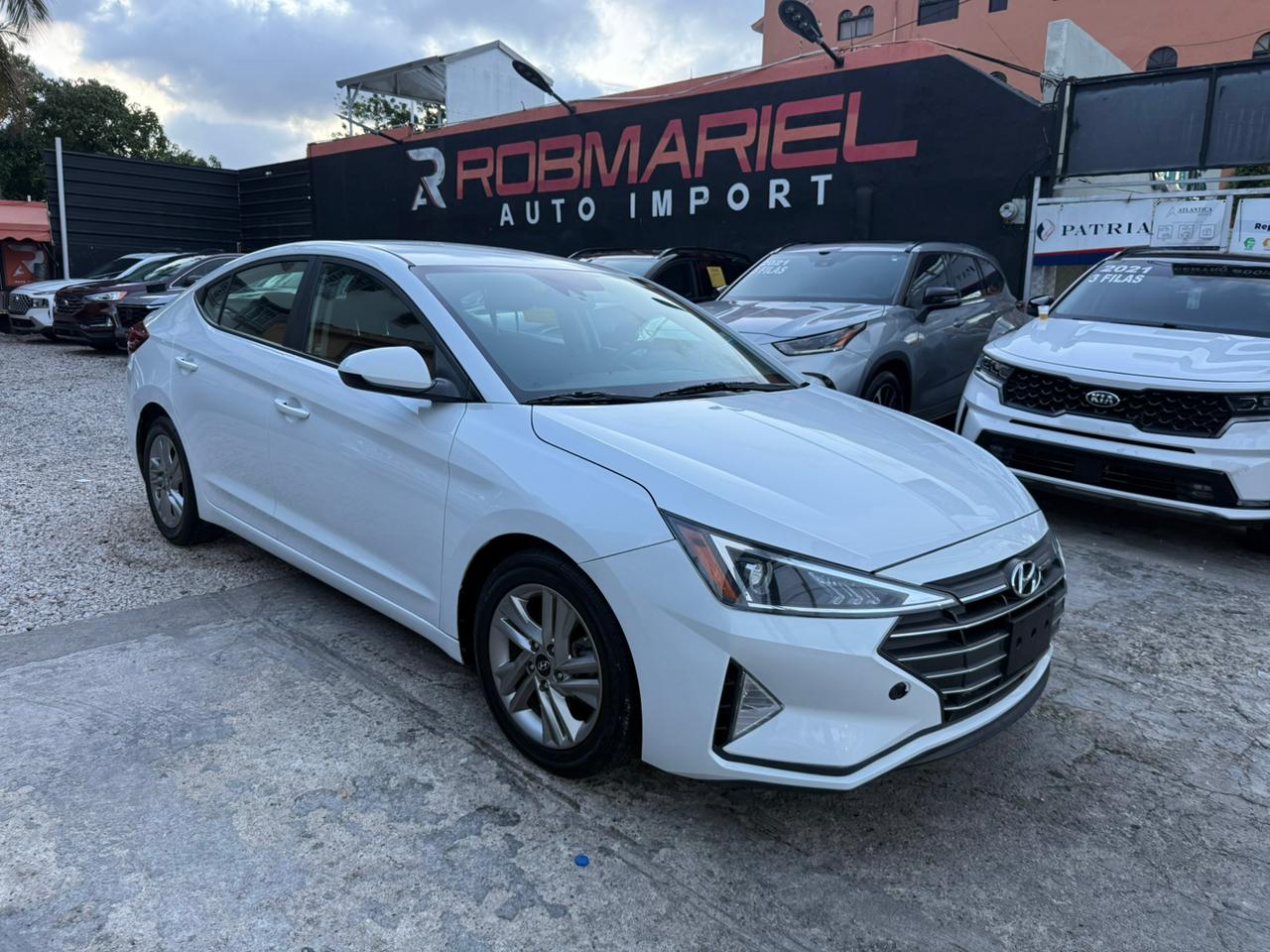 Hyundai Elantra Basico