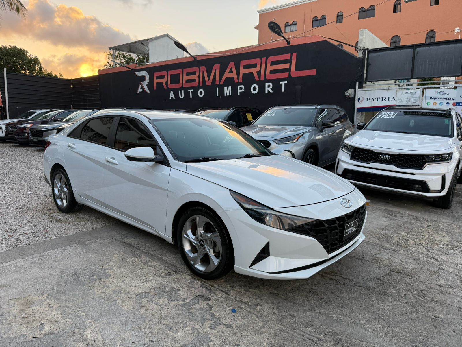 Hyundai Elantra Basico