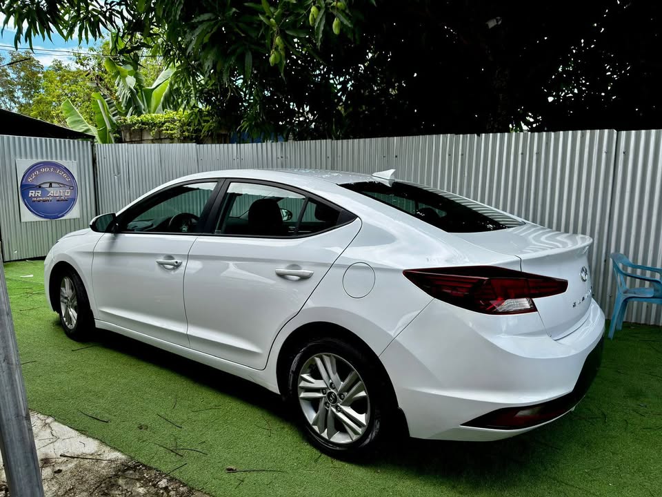 Hyundai Elantra Limited