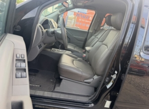 Nissan Frontier SV