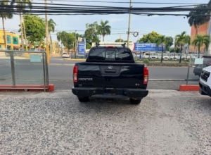 Nissan Frontier SV