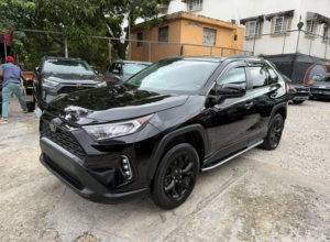 Toyota RAV4 LE