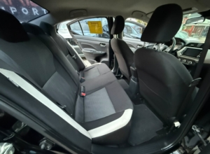 Nissan Versa SV