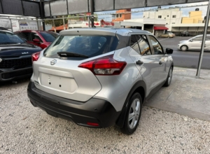 Nissan Kicks S