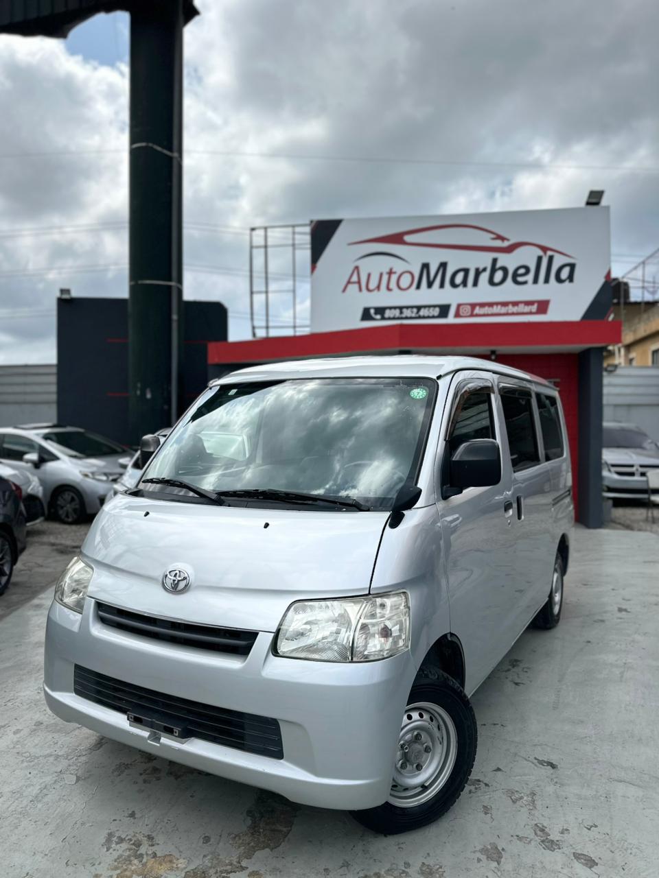 Toyota Town Ace Basico