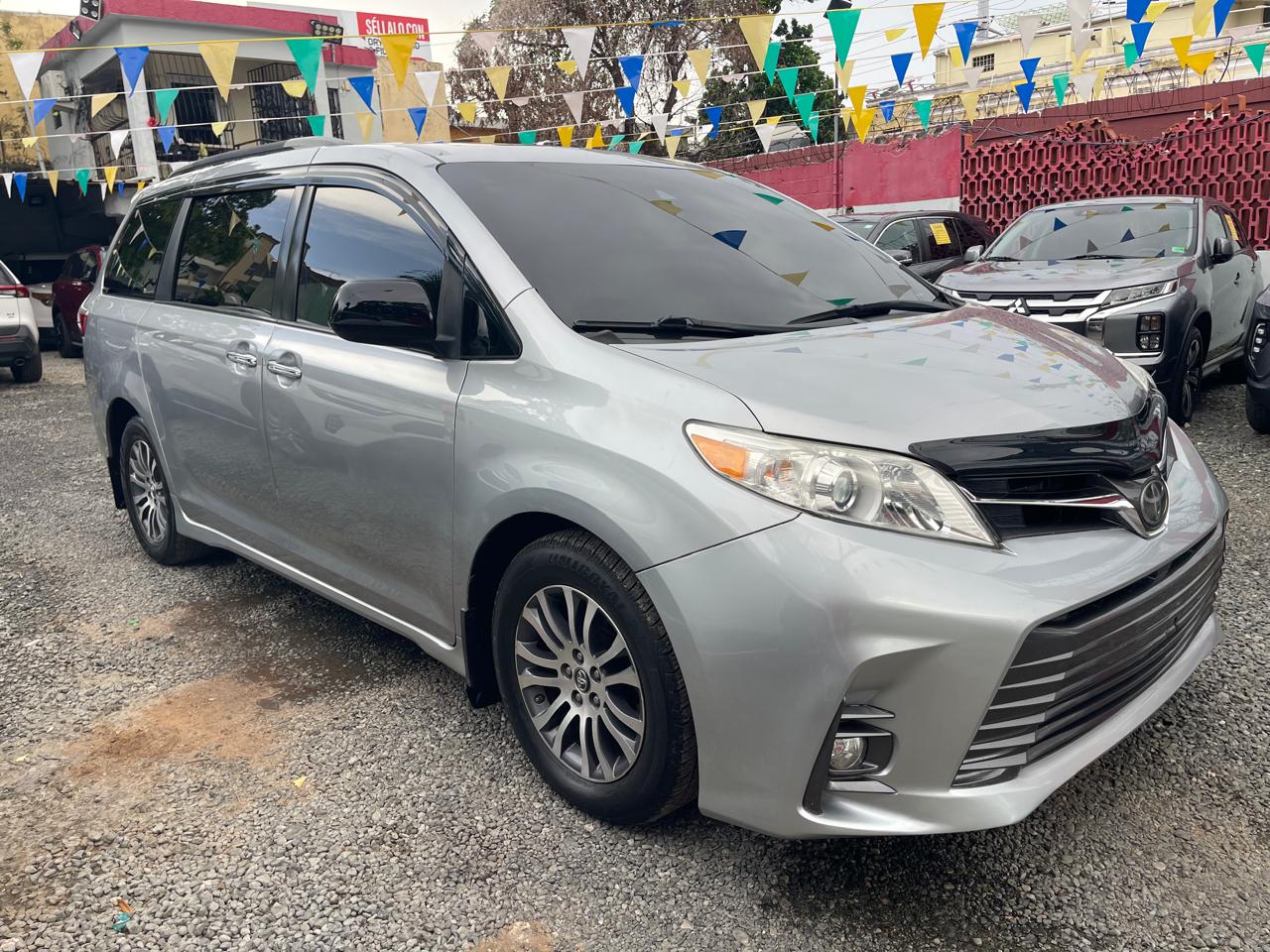 Toyota Sienna XLE