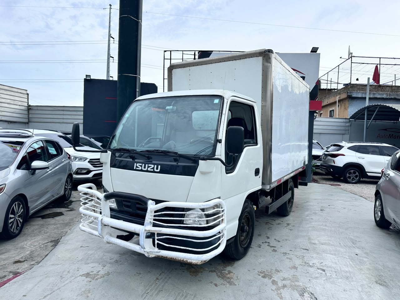 Isuzu Camion Furgon