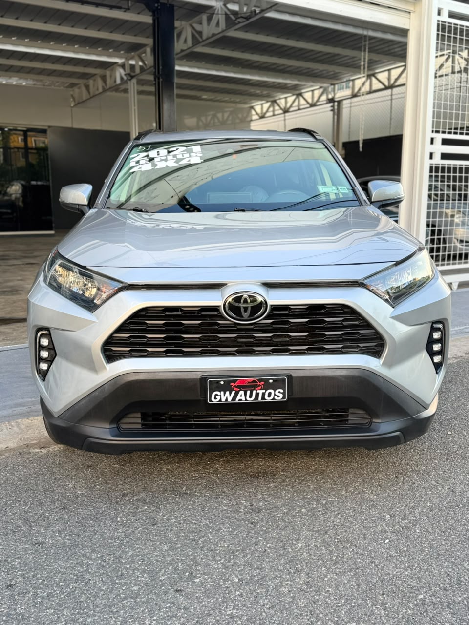Toyota RAV4 LE