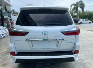 Lexus LX 570
